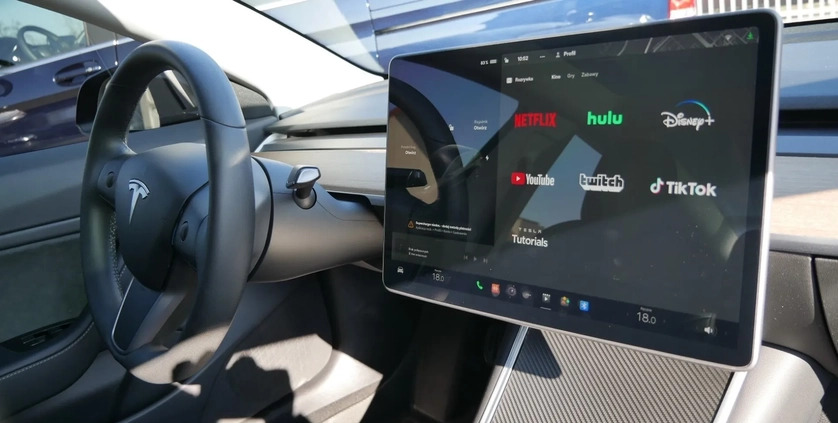 Tesla Model 3 cena 122000 przebieg: 30000, rok produkcji 2019 z Wieleń małe 704